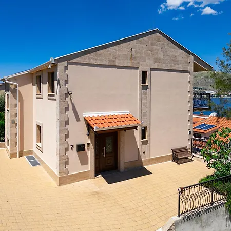 Sunset Donji Okrug (Ciovo)